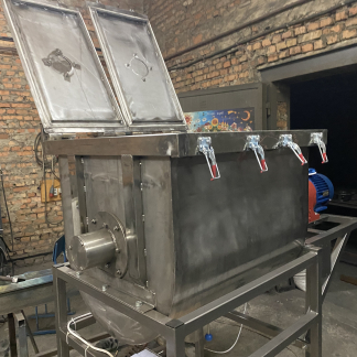 Барабанный промышленный смеситель для порошковых продуктов 350 литров.