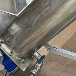 Шнекові транспортери в жолобі з нержавіючої сталі. Виготовлення під замовлення