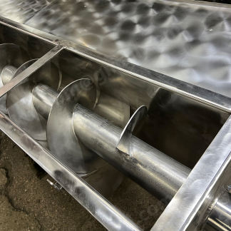 Шнекові транспортери в жолобі з нержавіючої сталі. Виготовлення під замовлення